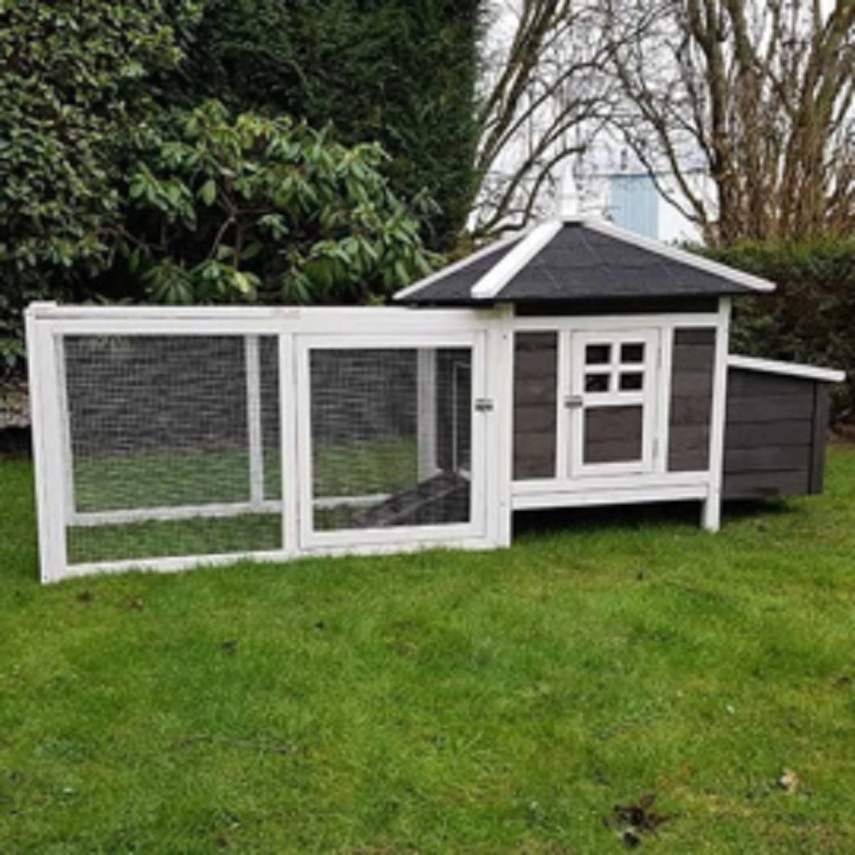 Kippenhok/konijnenhok Wit Met Antraciet 208 X 78 X 100 Cm. 1 Kippenhok/konijnenhok Wit Met Antraciet 208 X 78 X 100 Cm.